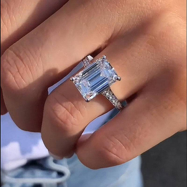 Louily Captivating Emerald Cut Engagement Ring