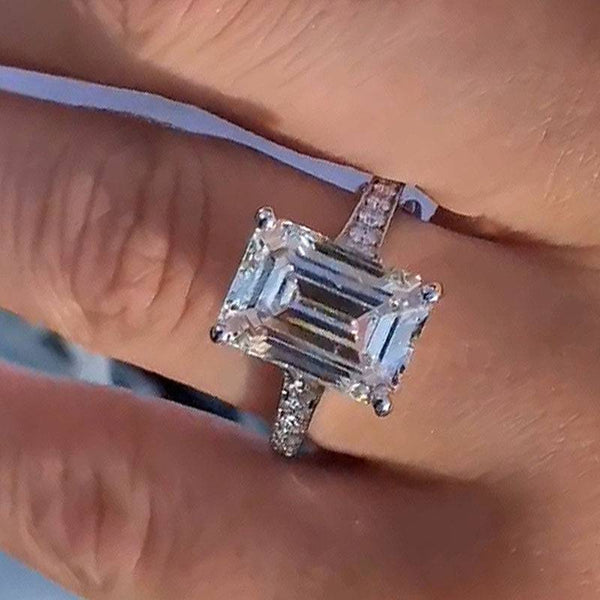 Louily Captivating Emerald Cut Engagement Ring