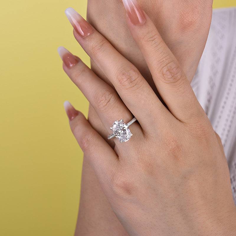 Louily Exclusive Oval Cut Simulated Diamond Engagement Ring In Sterling Silver - louilyjewelry