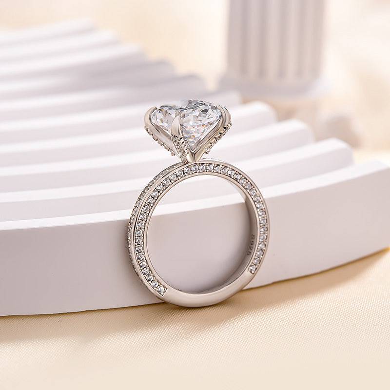 Louily Exclusive Oval Cut Simulated Diamond Engagement Ring In Sterling Silver - louilyjewelry