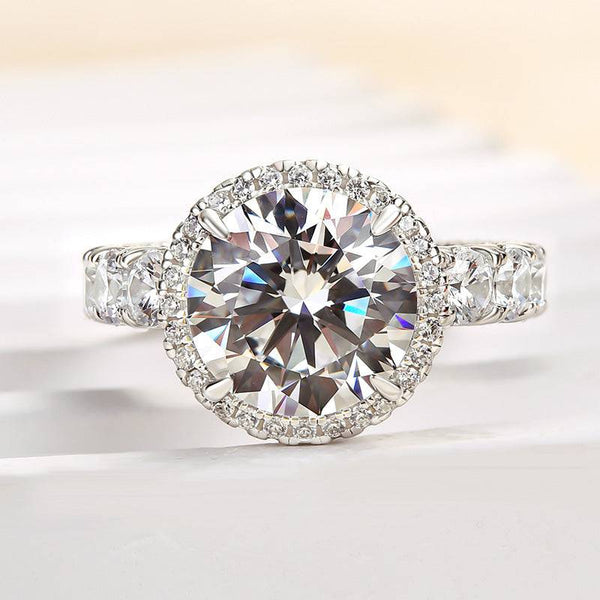 Louily Luxury Halo Round Cut Engagement Ring