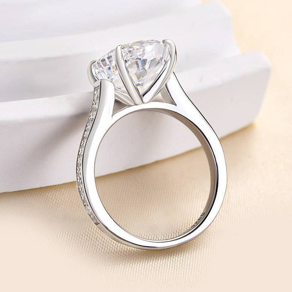 Louily Luxury Oval Cut Simulated Diamond Engagement Ring In Sterling Silver