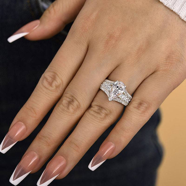 Louily Luxury Pear Cut Engagement Ring