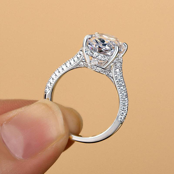 Louily Noble Crushed Ice Oval Cut Engagement Ring