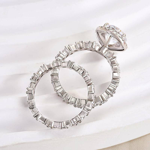 Louily Noble Halo Round Cut Wedding Set