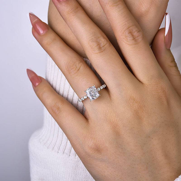 Louily Exquisite 2.0 Carat Cushion Cut Engagement Ring