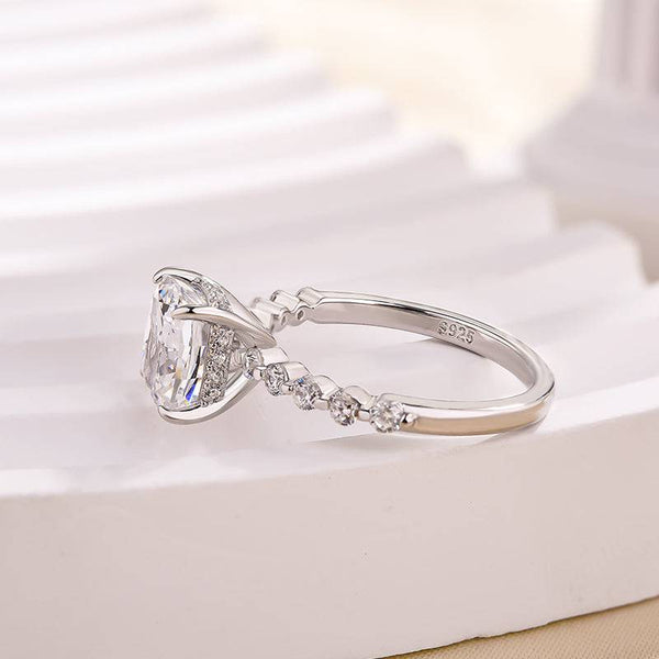 Louily Exquisite 2.0 Carat Cushion Cut Engagement Ring