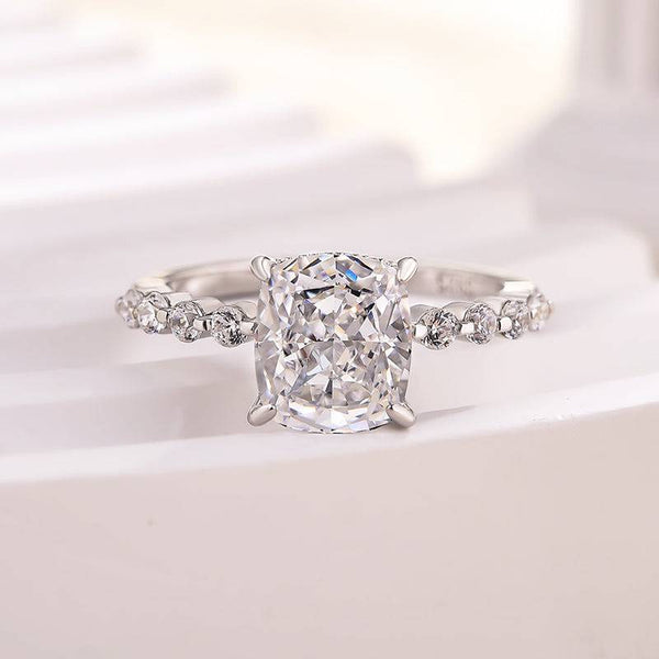 Louily Exquisite 2.0 Carat Cushion Cut Engagement Ring