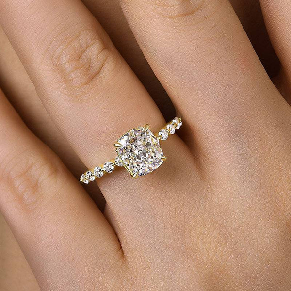 Louily Exquisite 2.0 Carat Cushion Cut Engagement Ring