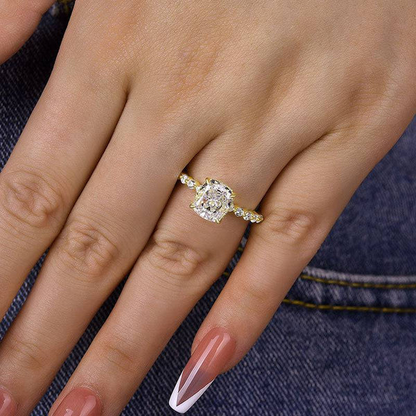 Louily Exquisite 2.0 Carat Cushion Cut Engagement Ring