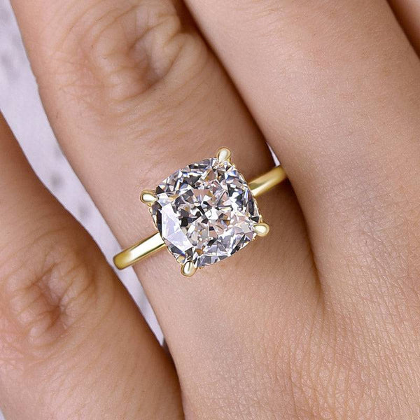 Louily Honorable Cushion Cut 4PC Wedding Ring Set