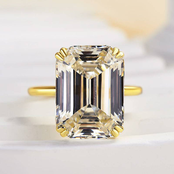 Louily Luxurious Emerald Cut Engagement Ring In Sterling Silver