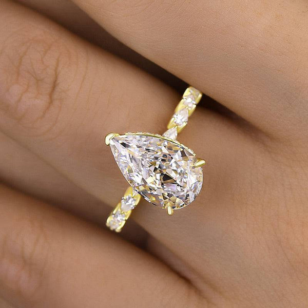 Louily Unique Pear Cut Engagement Ring